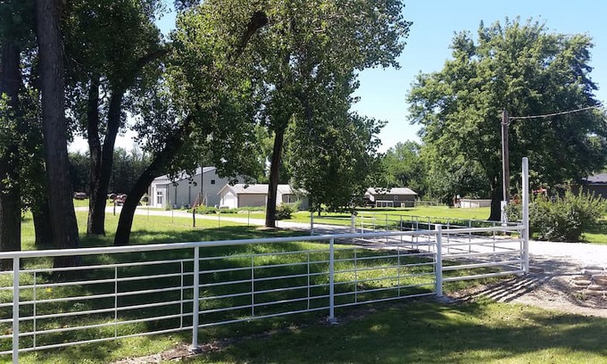 Hutchinson Other | Rayl's Bunkhouse