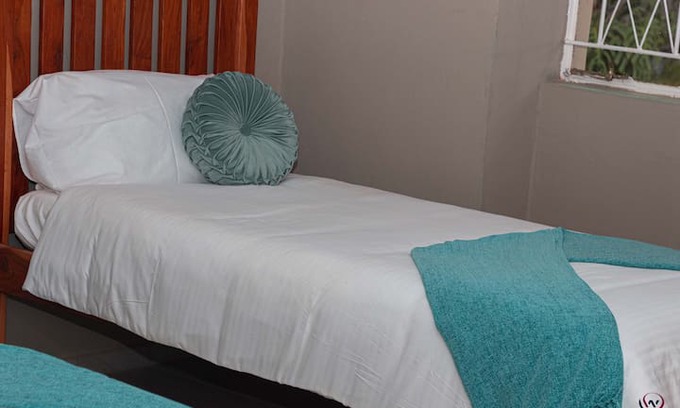 Kwekwe Bed & Breakfast | Wakefield Lodge ( Standard Room with single beds)