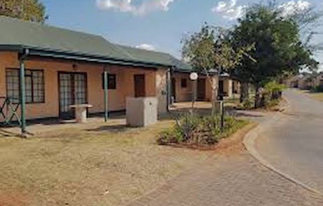 Bela-Bela House | Warmbaths bela Bela 8 sleeper pendleberry Grove!