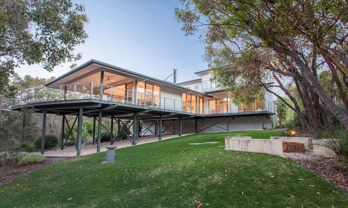 Eagle Bay House | Deck House - Stunning treetop and ocean glimpses