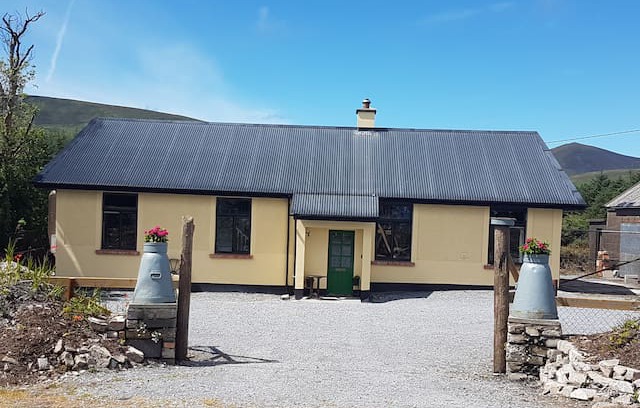 Ventry House | An Sean Uachtarlann The Old Creamery.
