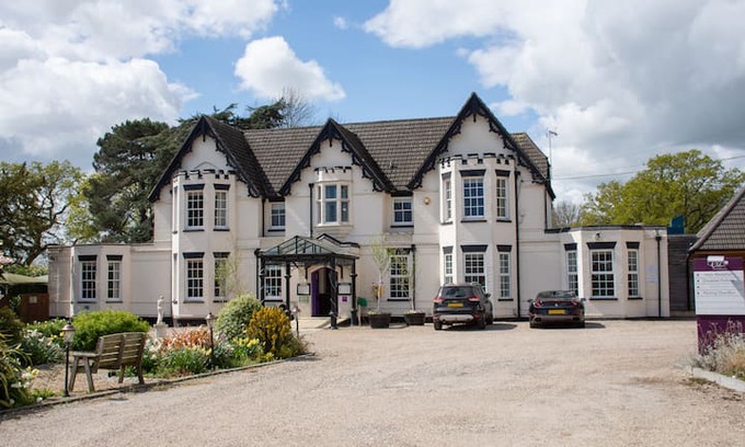 Carlton Colville Bed & Breakfast | The Coach House Manor B&B - Room 3 - Double