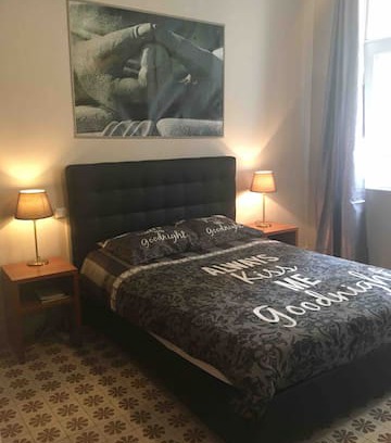 Saint-Jean Apartment | Perpignan Downtown - Place de la République