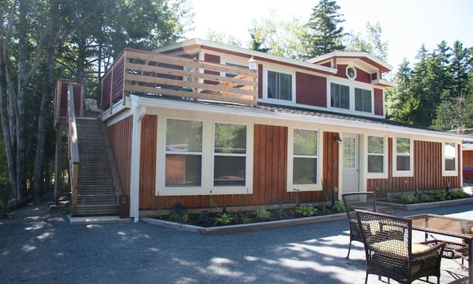 Southwest Harbor House | Lookout Cottage in Acadia, 5 minute walk into town