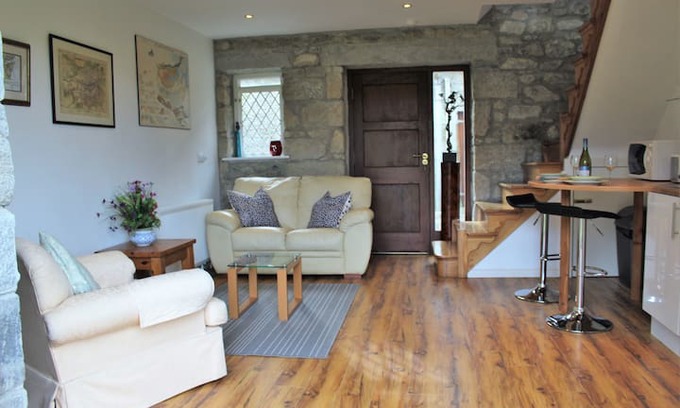 Kiltegan Cabin | Delightful Rural Woodland Hideaway