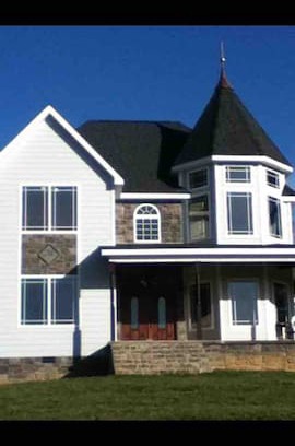 Etowah House | Peacock Palace