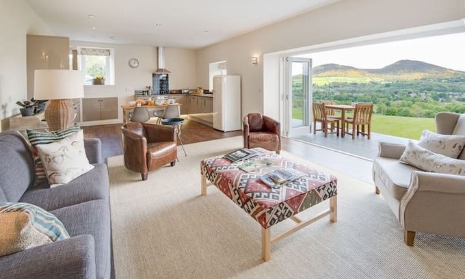 Melrose House | Smiddy - Self Catering Cottage (Sleeps 4), Melrose