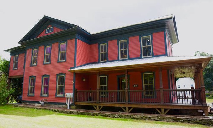 Hancock Apartment | Point Mountain Guest House - A Village Standout