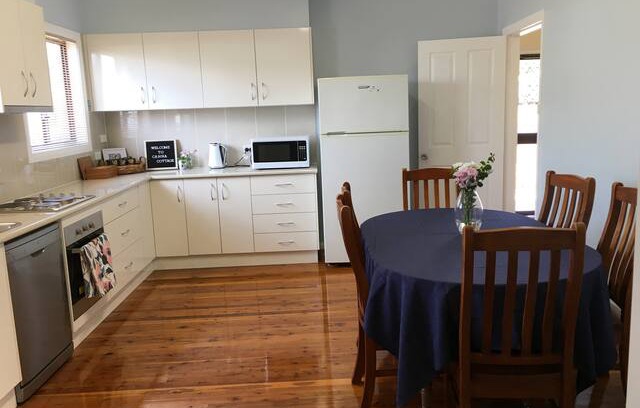 Gunnedah House | "Canna Cottage" - Recently Renovated Beauty