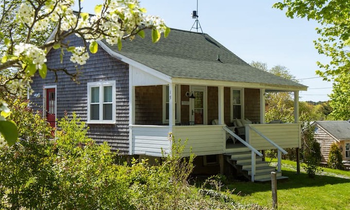 Wellfleet House | Rum Runner’s Shack @ Historic Downtown Wellfleet