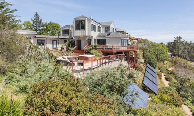 Point Reyes Station House | Dragon’s Lair- Private Estate