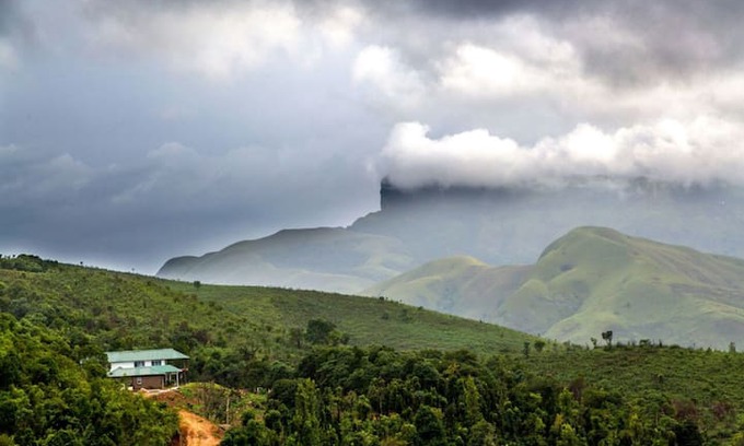 Samse Cabin | Kudremukh Homestay: Mountain view Villa