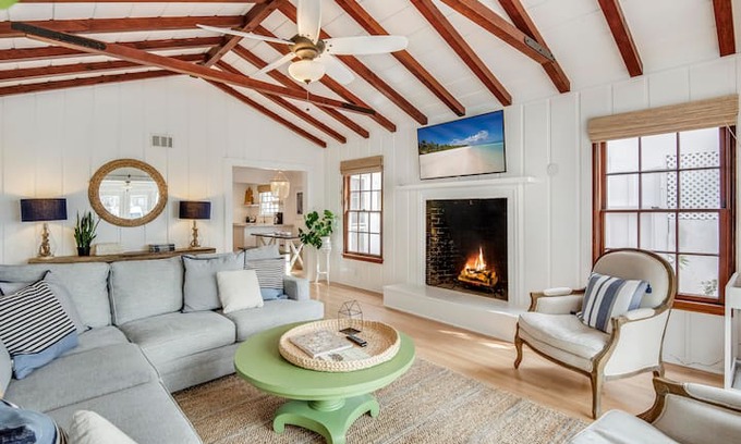 Naples House | Gorgeous Naples Island House "The Salt Box".