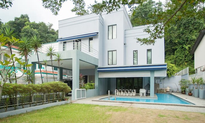 Ampang House | 5BR Bungalow with pool and BBq pit @ Taman TAR