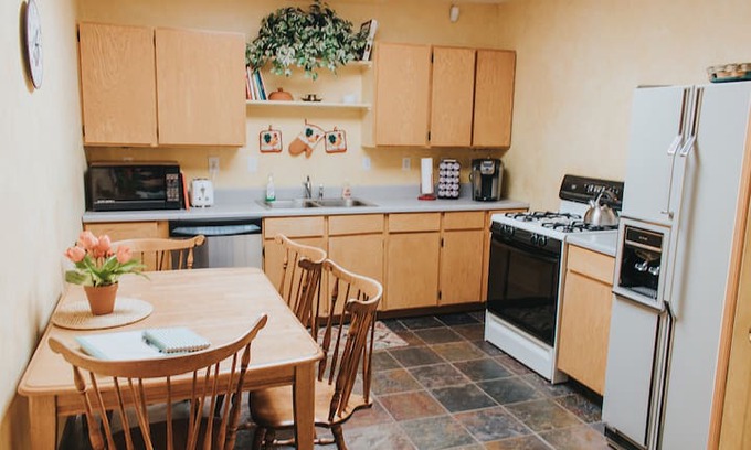 Cane Beds House | Red Cliffs Ranch--Between Zion and Grand Canyon