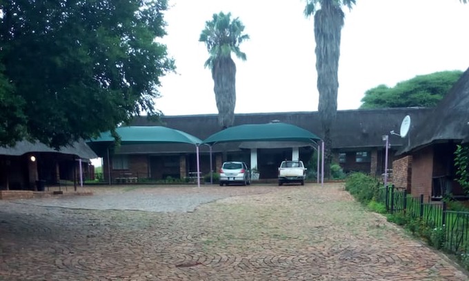 Zeerust House | Sha Henne's Guest House, Zeerust
