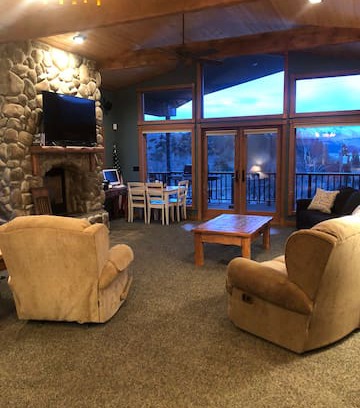 Wolf Creek Cabin | Holter Lake Cabin