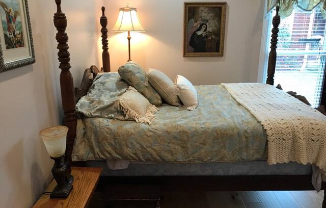 Hanceville House | Close to Blessed Sacrament Shrine