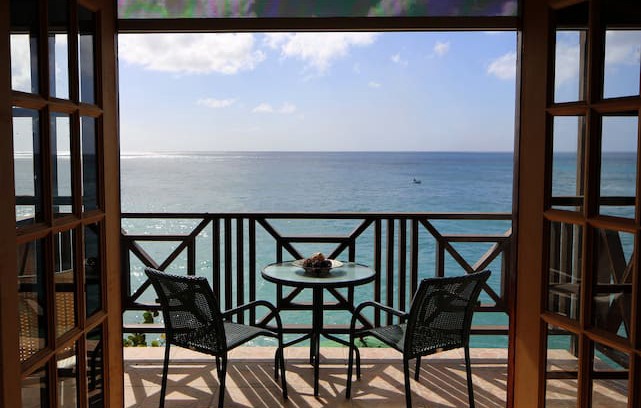 Clinketts Villa | Oceanfront 2 Bed on West Coast - Sea Spray Villas