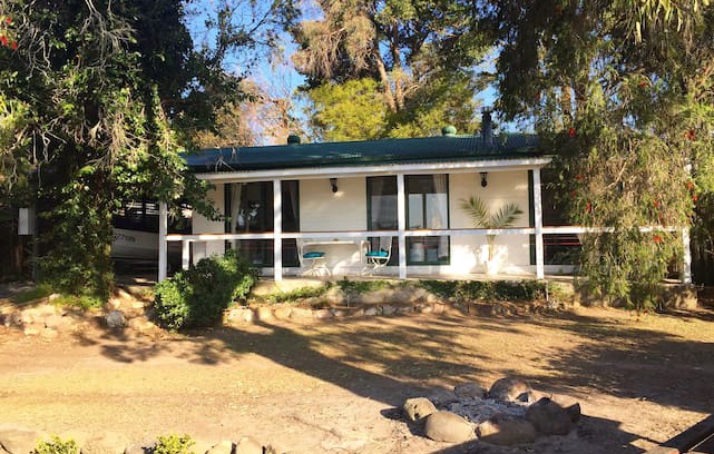 Coomba Park House | Bream cottage, lake water views