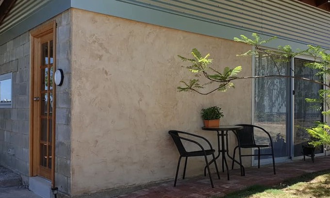 Port Lincoln House | Rose Cottage - Self Contained Studio and Garden