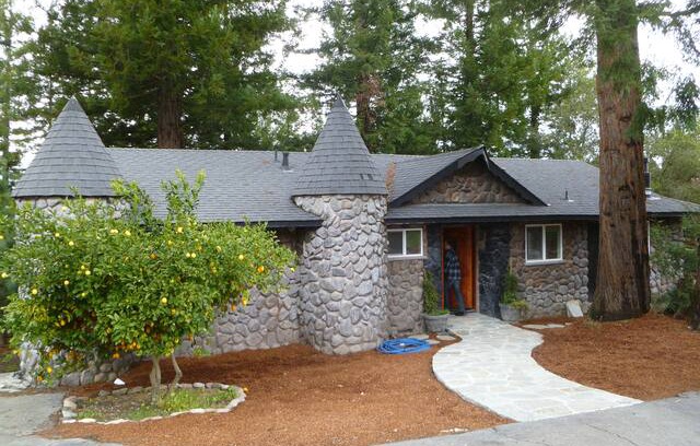 Sebastopol House | One of a kind castle in the vineyards!