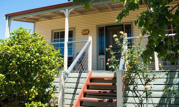 Daylesford Cabin | Aveley Cottage | Walk to town | Air Con |
