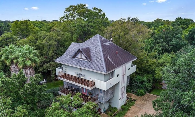 Bryan House | Abigaile’s Treehouse - The Eagle’s Nest