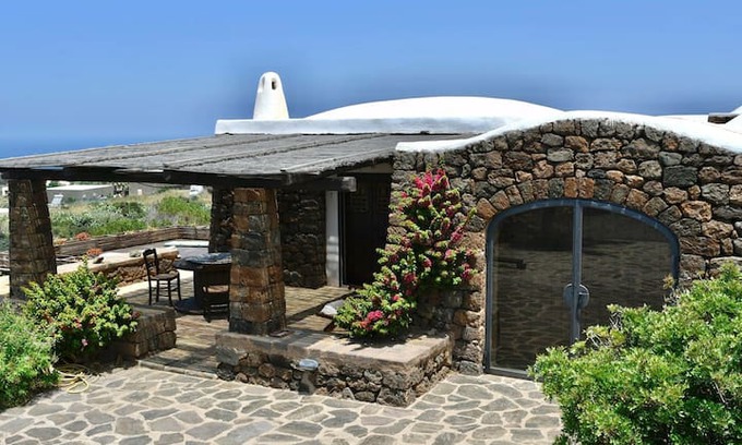 Pantelleria House | Dammuso Aziz ,Casa Padronale