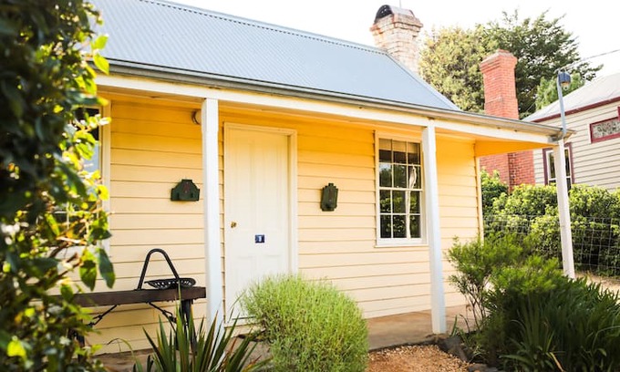 Maldon Cabin | Smiths Cottage Maldon
