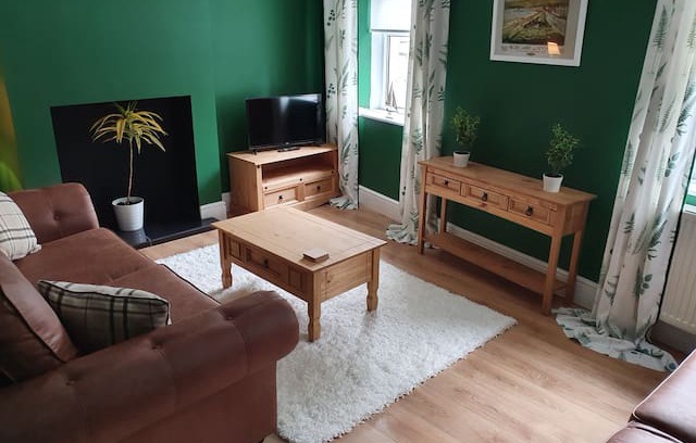 Morecambe Cabin | Isabelle Cottage, The Calming Family Cottage