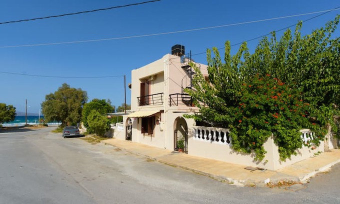 Istron Apartment | Villa Domna Ground Floor Apartment with Yard