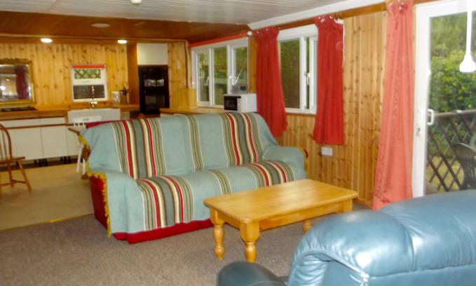 Grimsby Other | Seaside Hideaway. Humberston Fitties. Dog Friendly