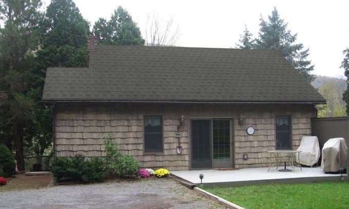 Windham House | Little Windham Getaway (near private creek!)