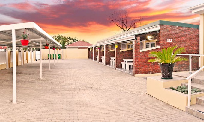 Despatch Apartment | Accommodation Stasie 6 Despatch