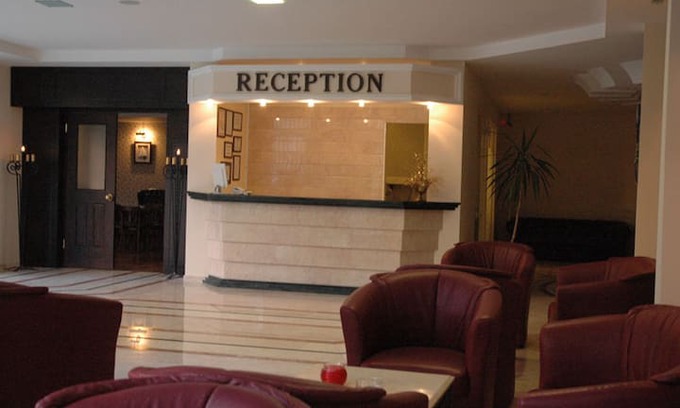 Kusadasi City Centre Apartment | bayrama özel 2 kişi oda kahvaltı ve aksam yemeği