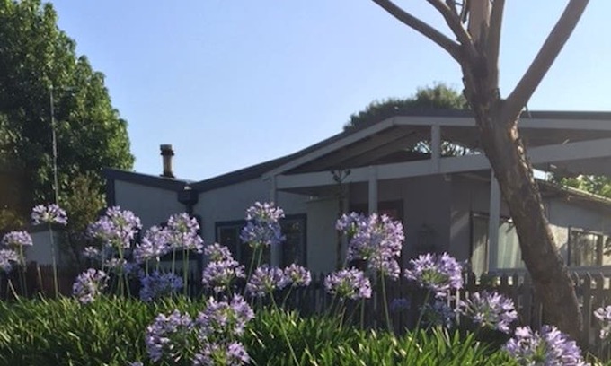 Wentworth Falls House | Yester Cottage, cute and comfortable.