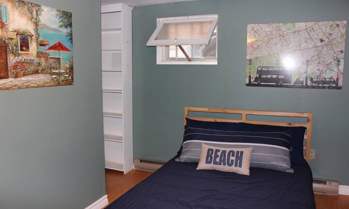 The Peanut House | Near Seneca college, Private, large room/Parking