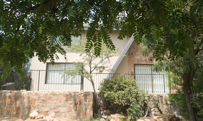 Buffelspoort Villa | Bonnie Doon