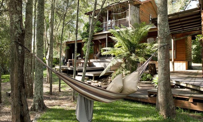 Myola House | NEW LISTING Metta: Funky beach house in Jervis Bay