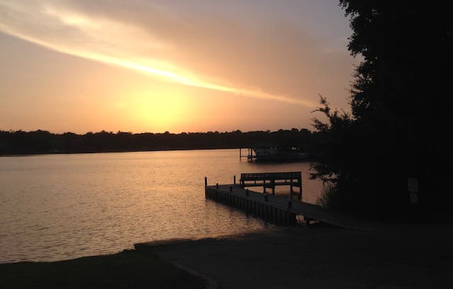 East Pensacola Heights Cabin | Cozy Bayou Cottage **only steps from Bayou Texar**