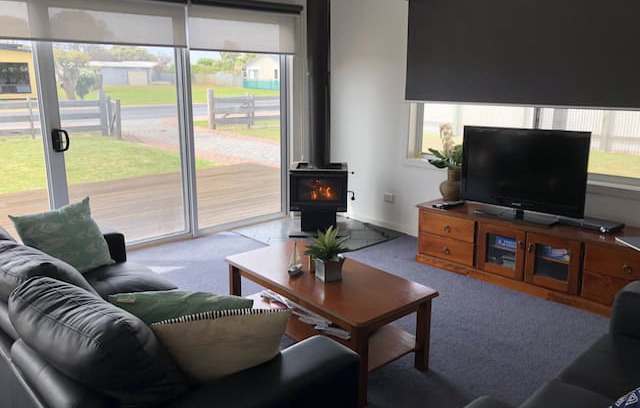 Waterhouse House | Worm Bay Cottage - 24 Robe Street