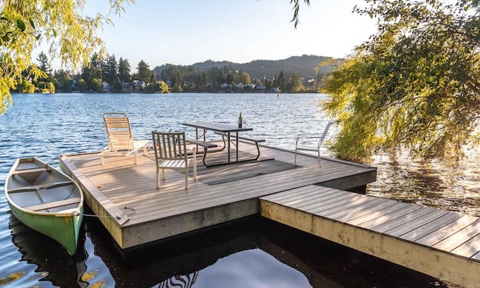 Langford House | 3 Bedroom House on Langford Lake near Victoria