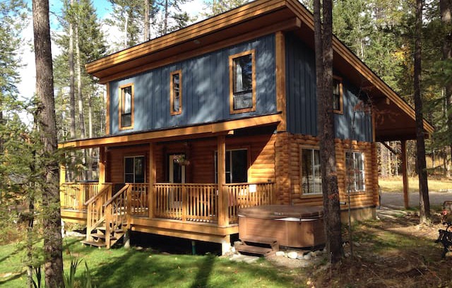 Golden Cabin | Wild Wood Cabins: Raven's Landing