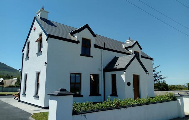 Thornhill House | Ivy Cottage, Westport, Co.Mayo - Stunning Views.