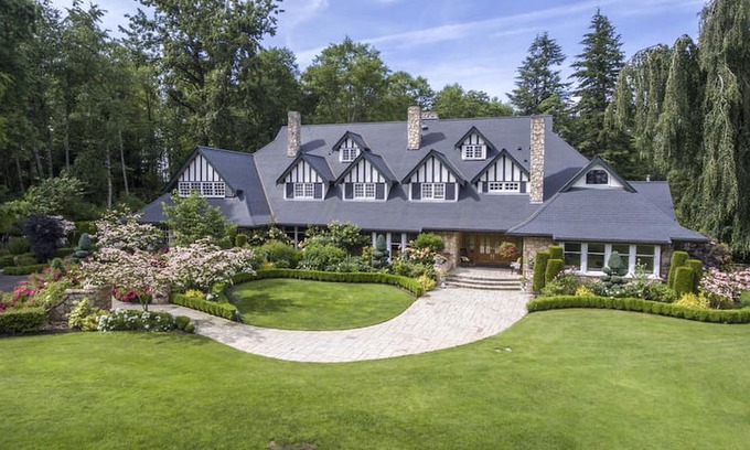 Lynden House | Gracewood Manor