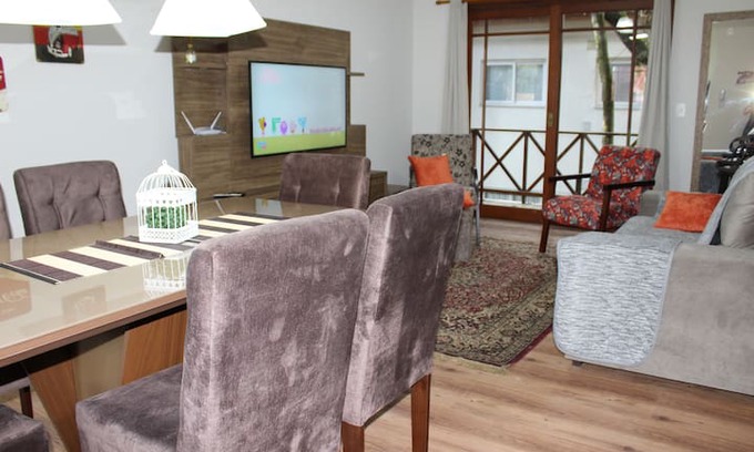 Gramado Apartment | BAVIERA 102 - APARTAMENTO 2 DORMITÓRIOS NO PLANALTO!
