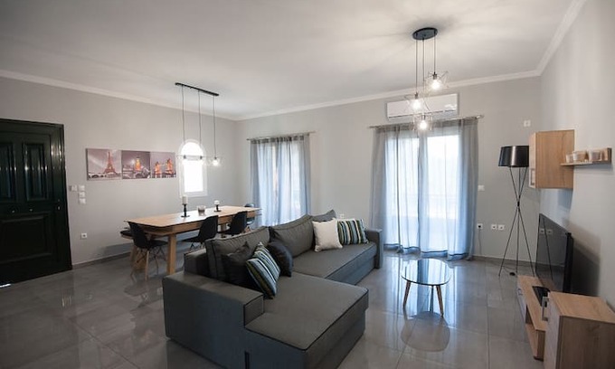 Kefalovriso Villa | Modern Villa Kokkini