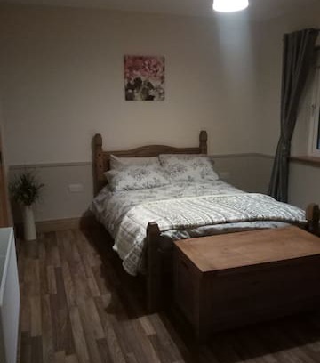 Castletown-Geoghegan Apartment | Apartment in family home beside Mount Druid