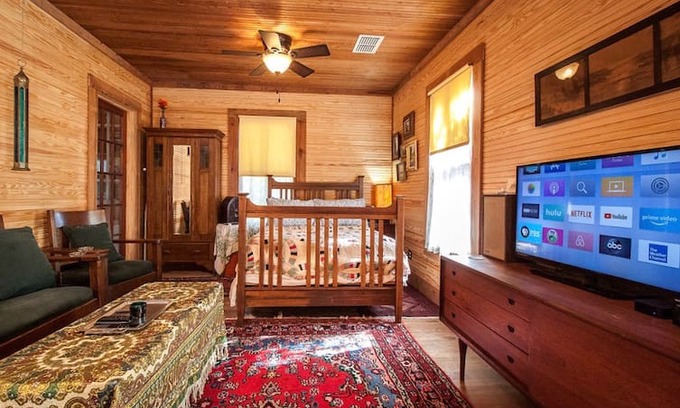 Lockhart House | Lockhart Carriage House